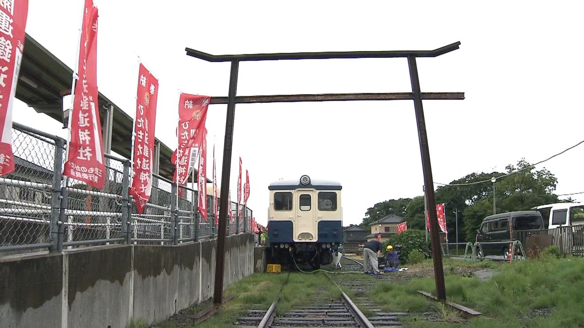 世界初！　鉄道車両が「ご神体」の神社建立