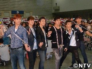 ２ＰＭ、約６時間で５万人とハイタッチ