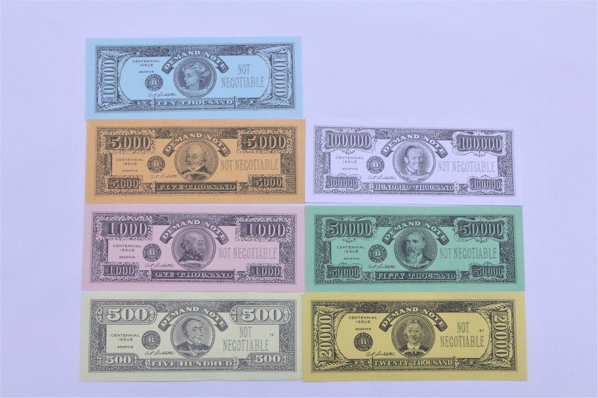 『人生ゲーム』の“ドル紙幣”（現在、500ドルは廃止）