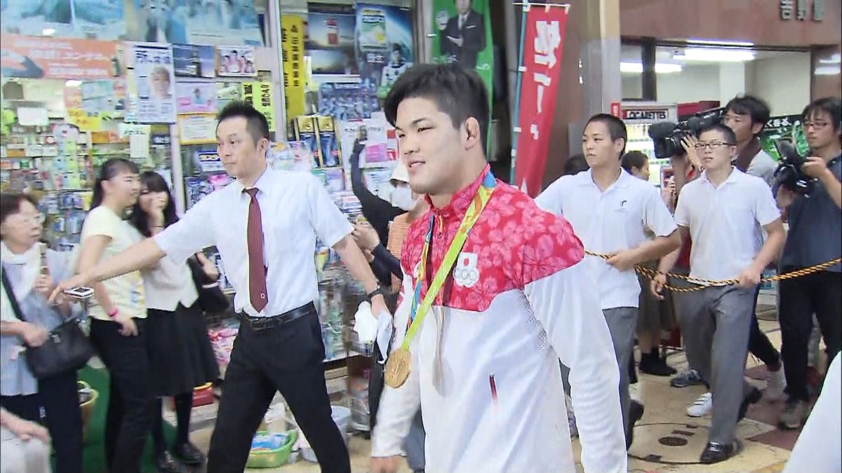 金メダルの柔道・大野選手　凱旋パレード