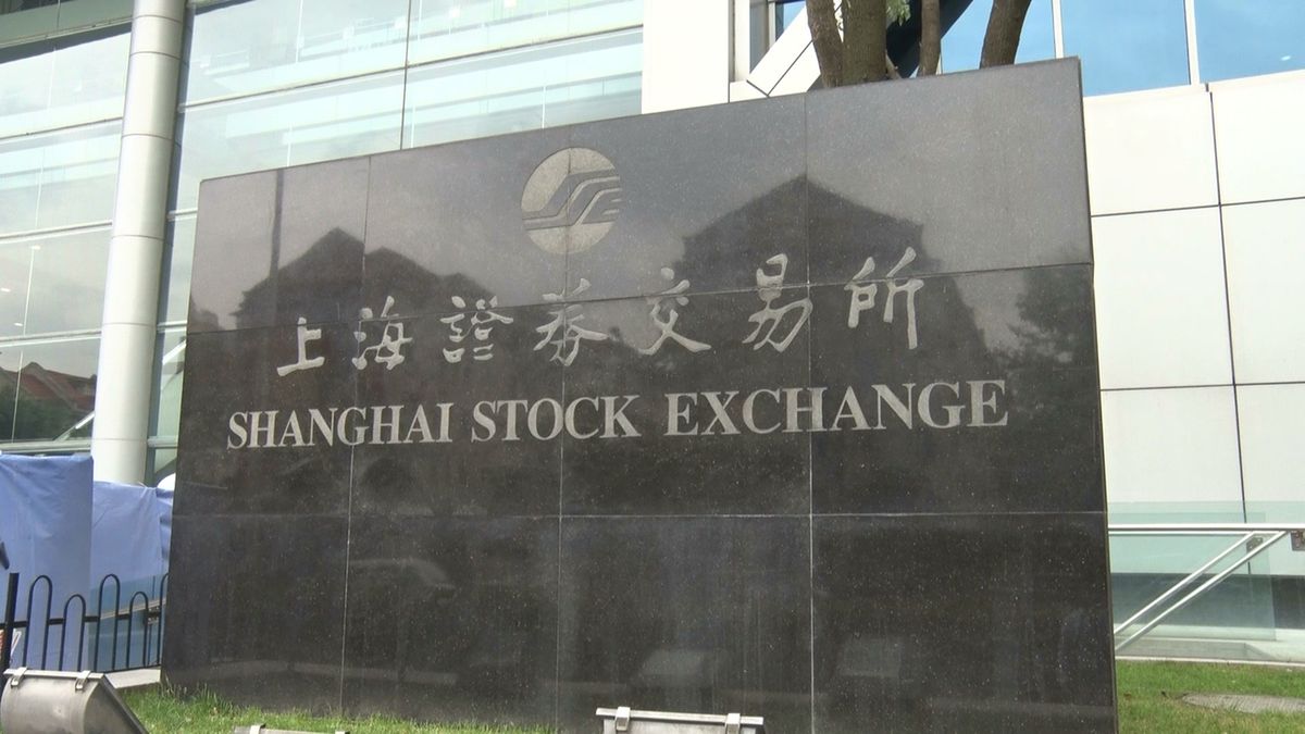 中国　証券行政機関トップを交代　株安を理由に更迭か