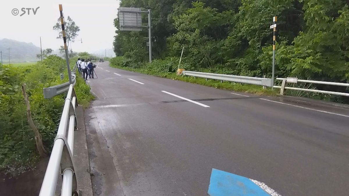 子ども５人を含む１１人けが　ワゴン車と乗用車が衝突　外国人も乗車　北海道真狩村
