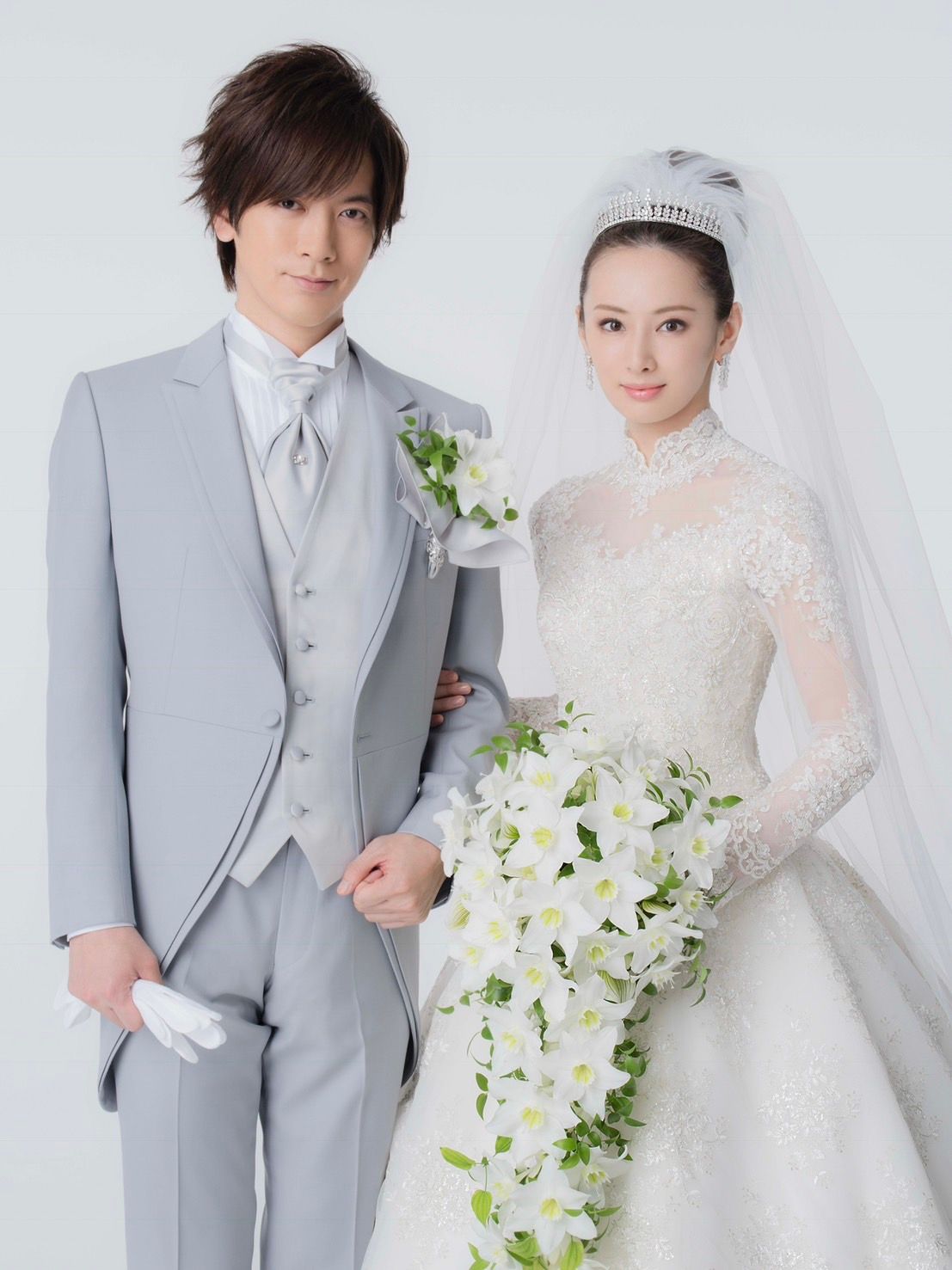 『Yumi Katsura』のドレス・タキシードに身を包んだDAIGOさん＆北川景子さん夫妻
