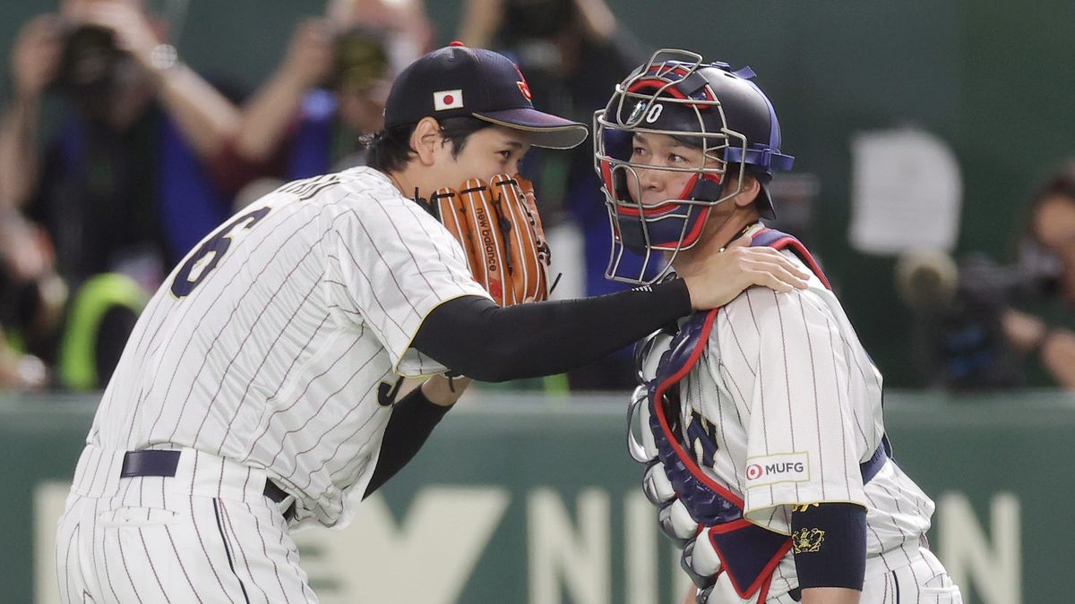 侍Jで大谷翔平選手とバッテリーを組んだ甲斐拓也選手(写真：日刊スポーツ/アフロ)