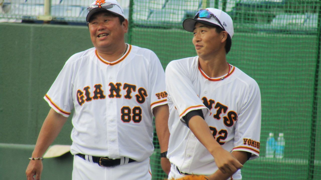 画像】大久保博元コーチと廣岡大志選手｜【画像】巨人12日の秋季