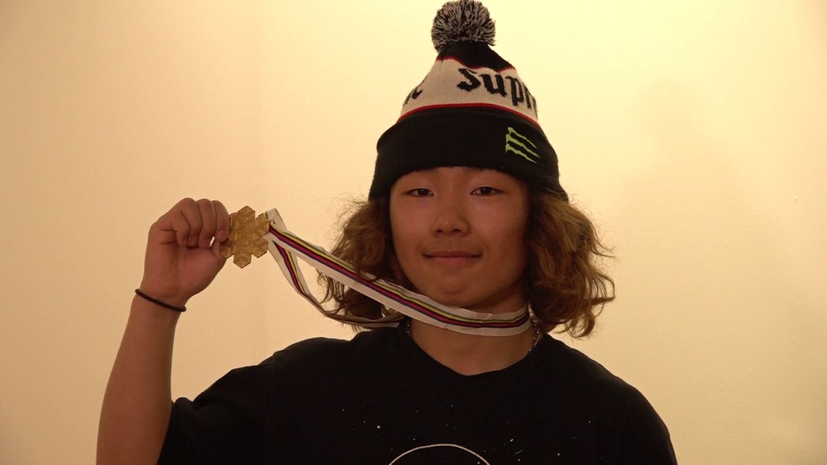 世界選手権で金メダルを獲得したスノーボードの長谷川帝勝選手