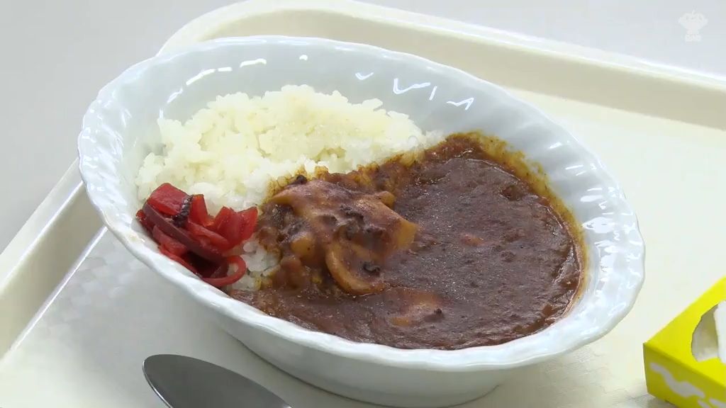 トマトと「ひっつみ」でキーマカレー！？高校生が開発した商品を道の駅で販売開始　青森県三戸町