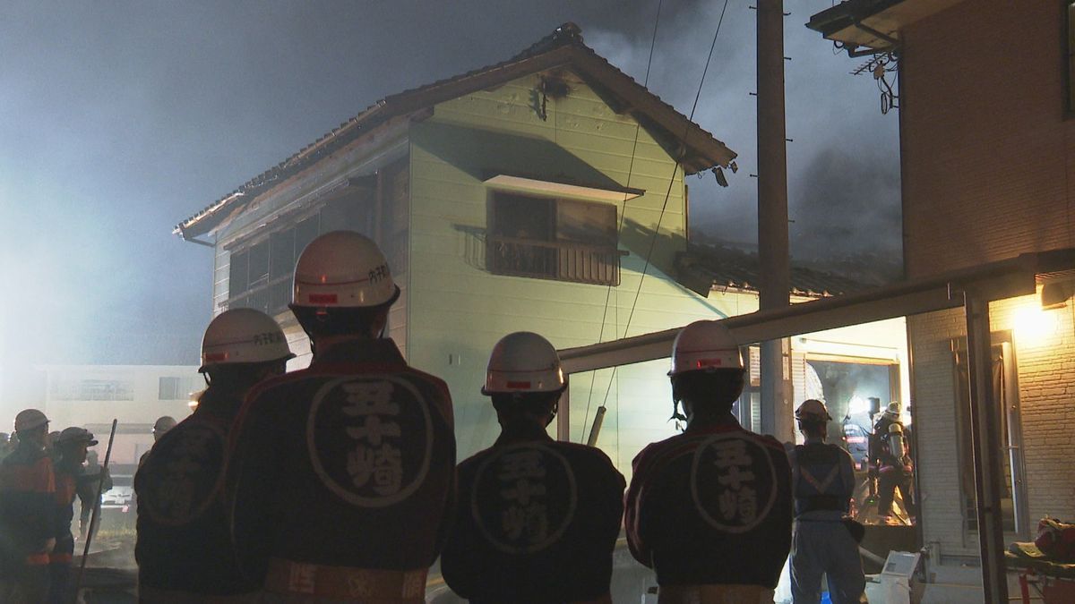 内子町で住宅全焼 搬送された60代の女性死亡、焼け跡から１人の遺体【愛媛】