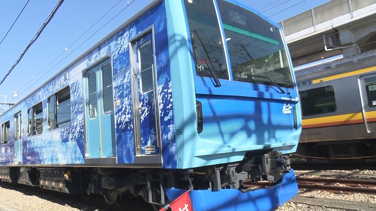 日本初…JR東、水素燃料「ハイブリッド電車」公開
