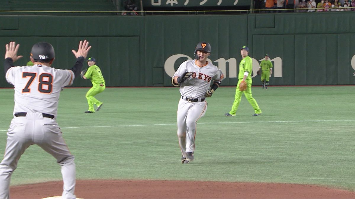走者一掃の3塁打を放った巨人の吉川尚輝選手(画像:日テレジータス)