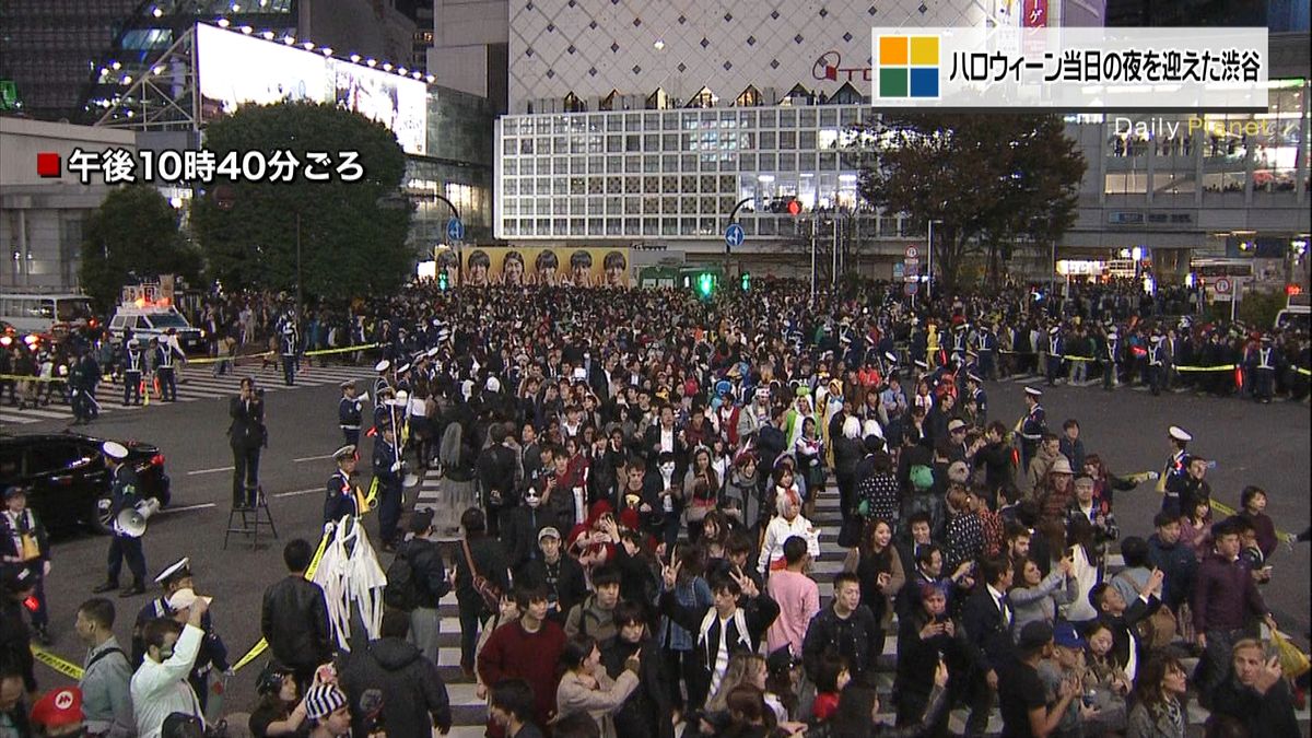 ハロウィーン当日２３時前の渋谷　警戒続く
