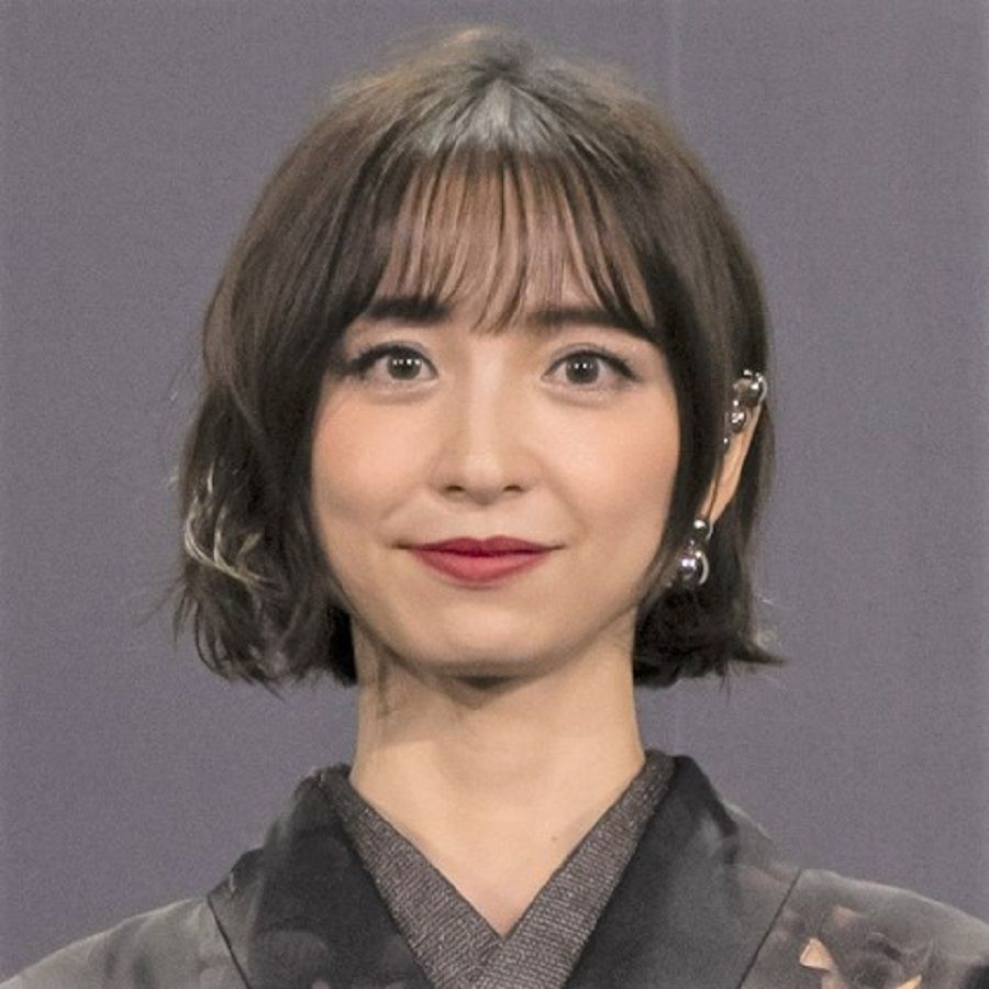 着物姿で登場した篠田麻里子さん