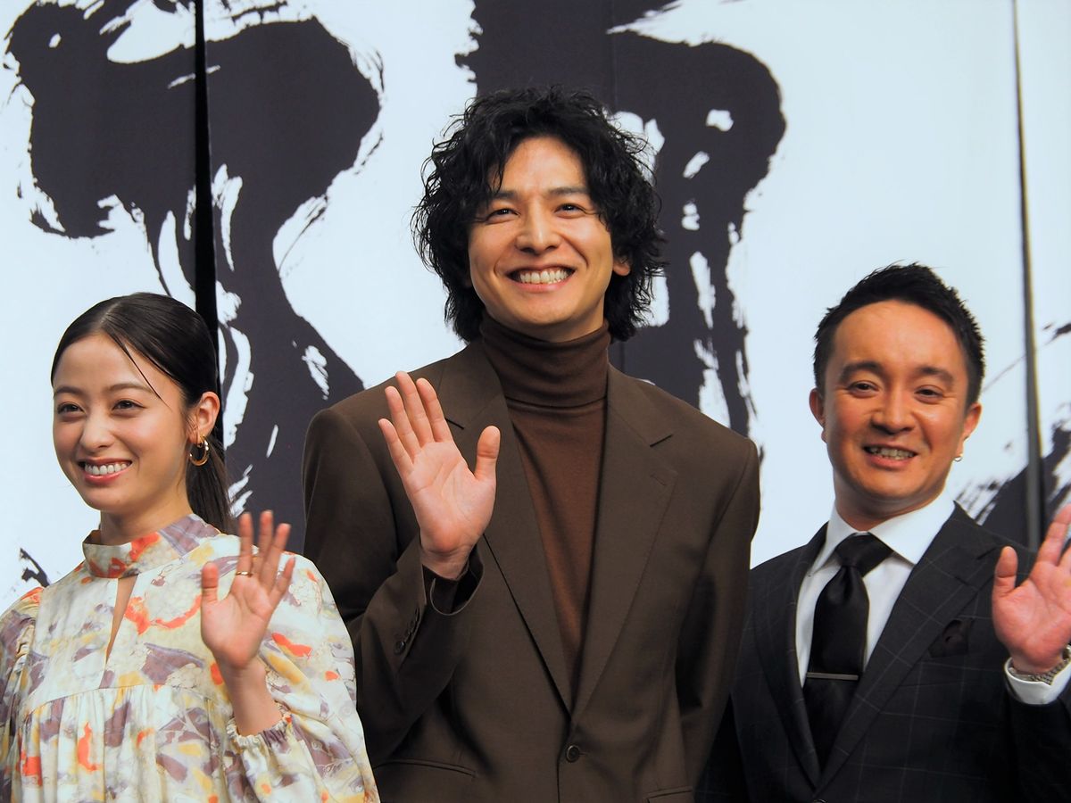 （左から）橋本環奈さん、生田斗真さん、濱田岳さん