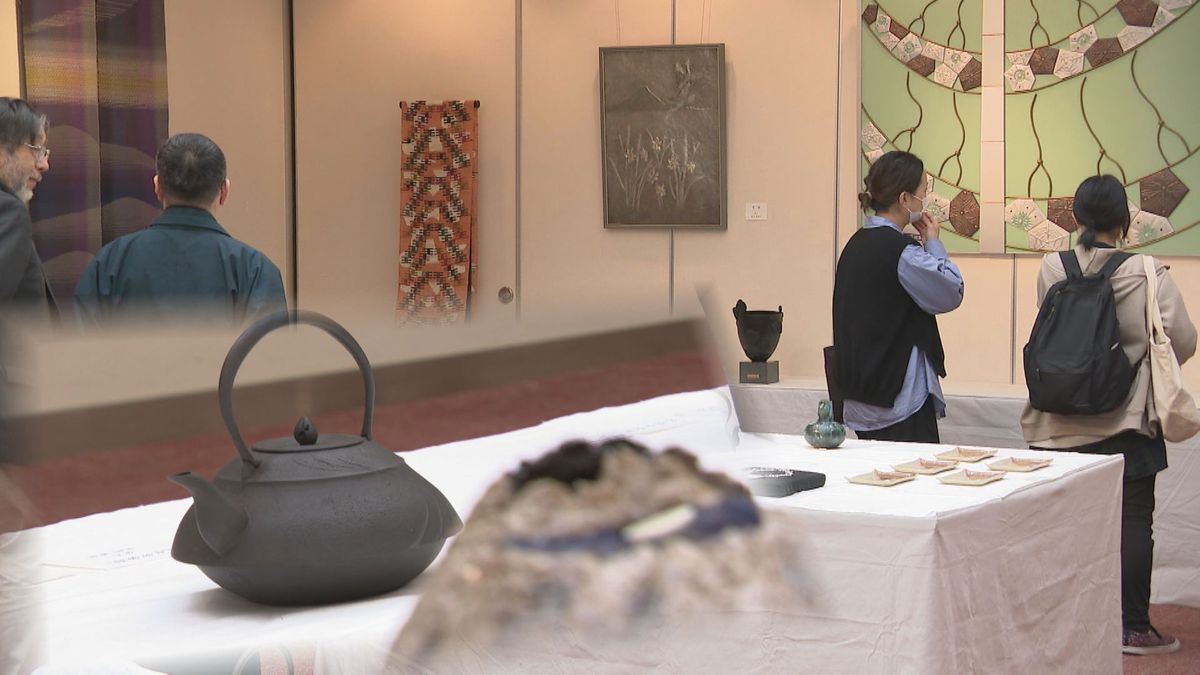 【岩手工芸美術展】「素材の持ち味」金工や陶芸、染織など岩手ゆかりの実力派作家の作品展