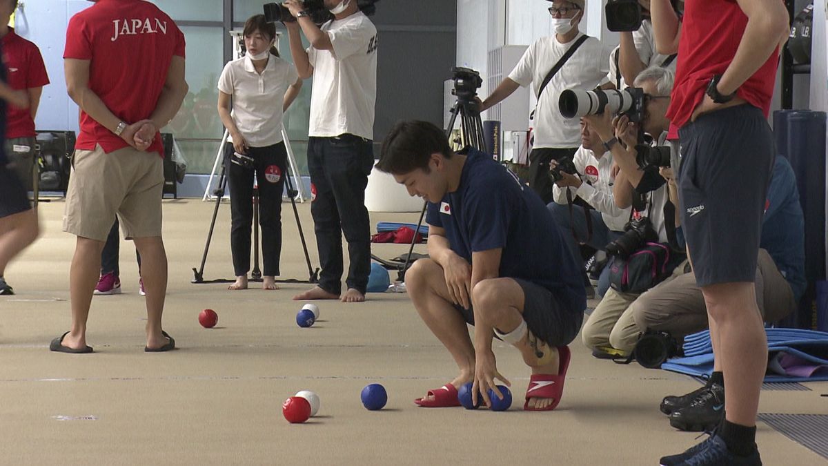 パリ・パラリンピック競泳日本代表が公開練習　ボッチャで親睦深める