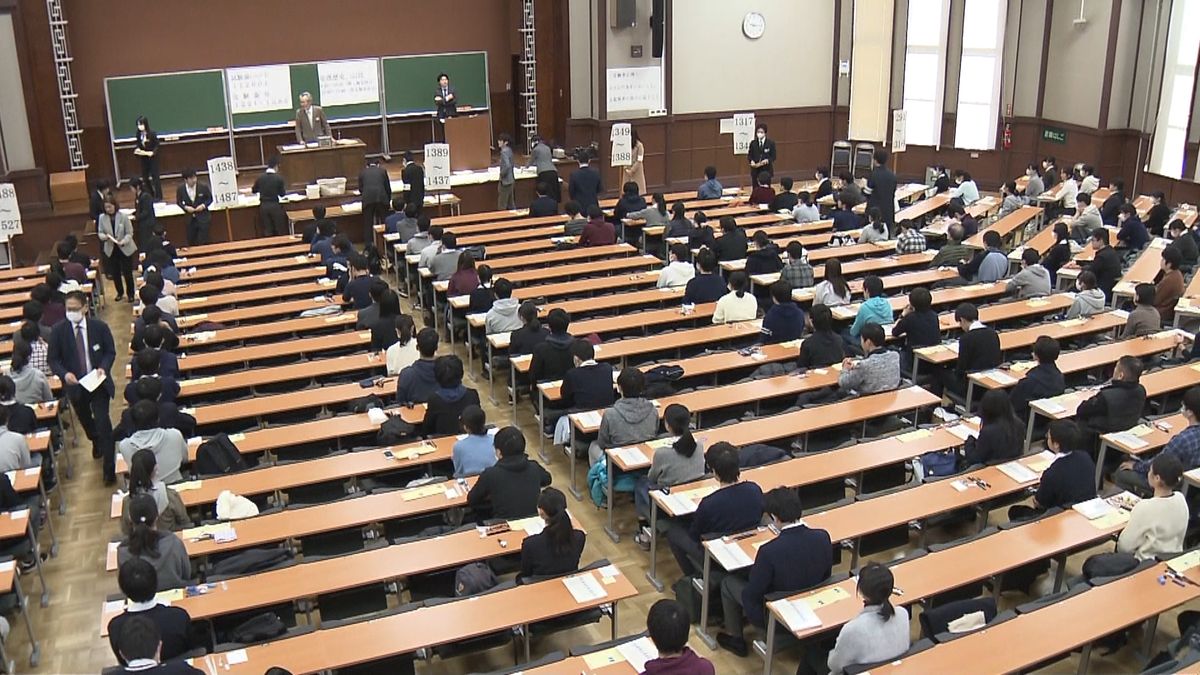 ５７万人余りが志願　センター試験始まる