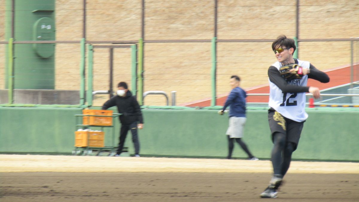 華麗なスローを見せた萩尾匡也選手