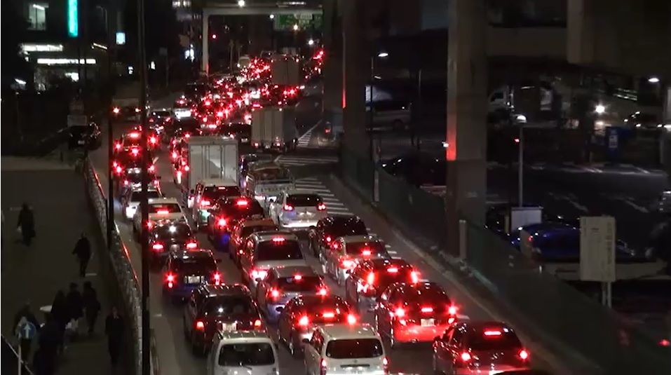 都内では大渋滞が発生　内閣府制作のＶＴＲから