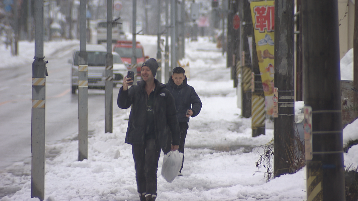 白馬村一面冬景色　積雪白馬15センチ　大町３センチ　30日も北部10センチ　中部・南部5センチ予想　冬型の気圧配置と強い寒気の影響