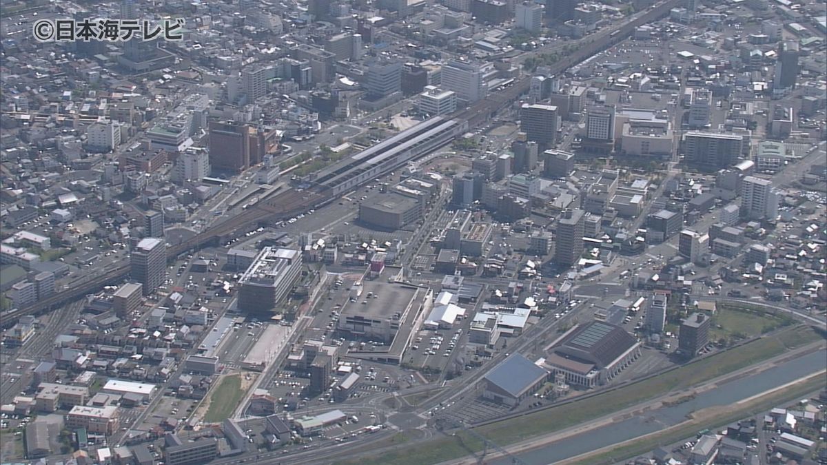 議会の議決を経ないまま基準額を超える教科書などの物品を購入　山陰だけでも少なくとも14自治体で発覚　デジタル教科書の購入による予算増やそもそも教科書の購入は議会の承認が必要ないと認識していたケースも