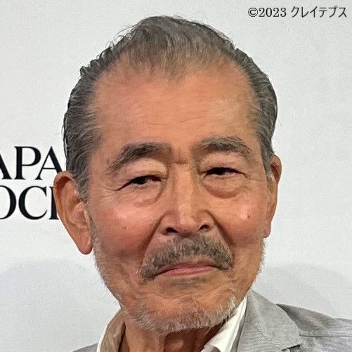 藤竜也 82歳、英語で約3分間スピーチ　観客の笑い誘う　ニューヨークで功労賞に輝く