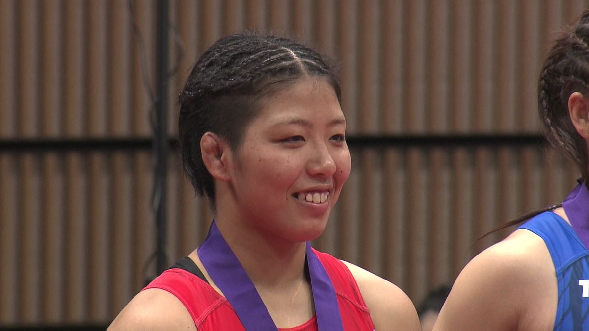 優勝したレスリング・石井亜海選手