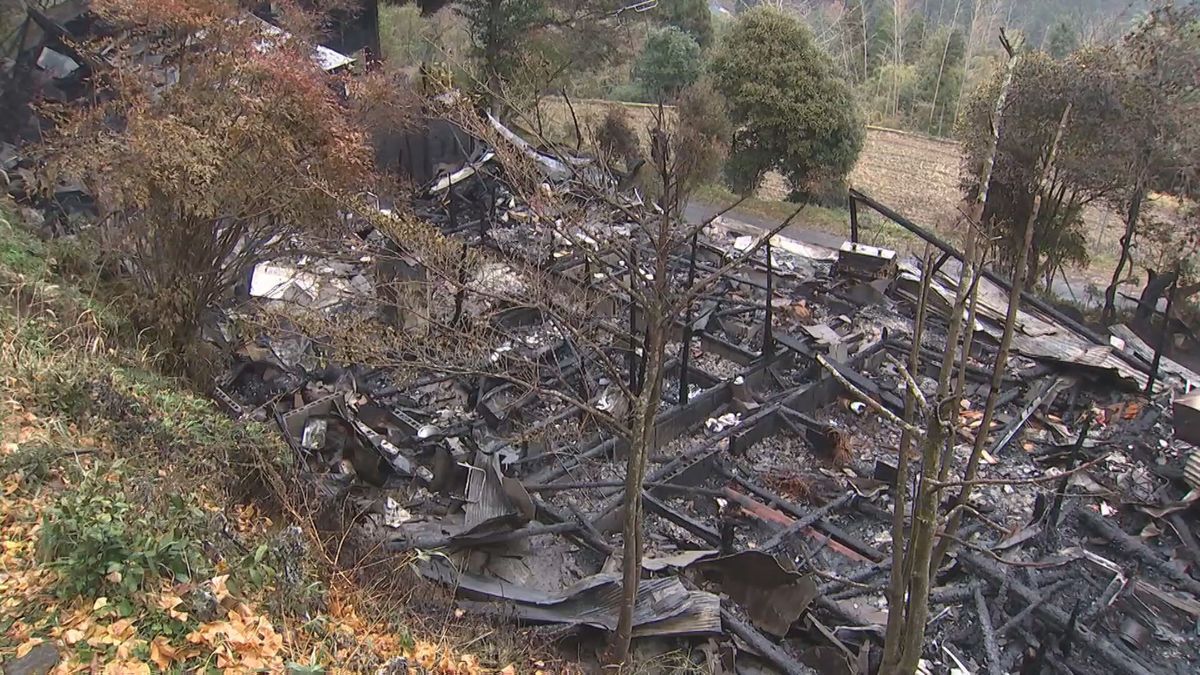 日田市で住宅1棟全焼　焼け跡から見つかった遺体は住人の男性（82）と判明　大分