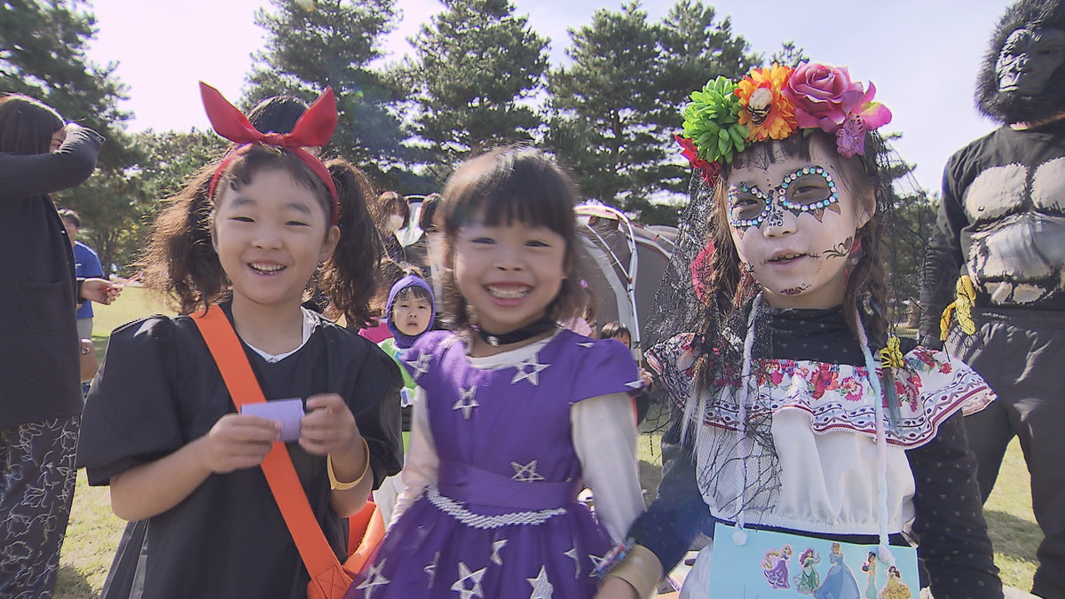 個性豊かにハッピーハロウィーン♪　保育園の手作りパーティー　世界の祭り文化学ぶ　保護者も一緒に仮装楽しむ