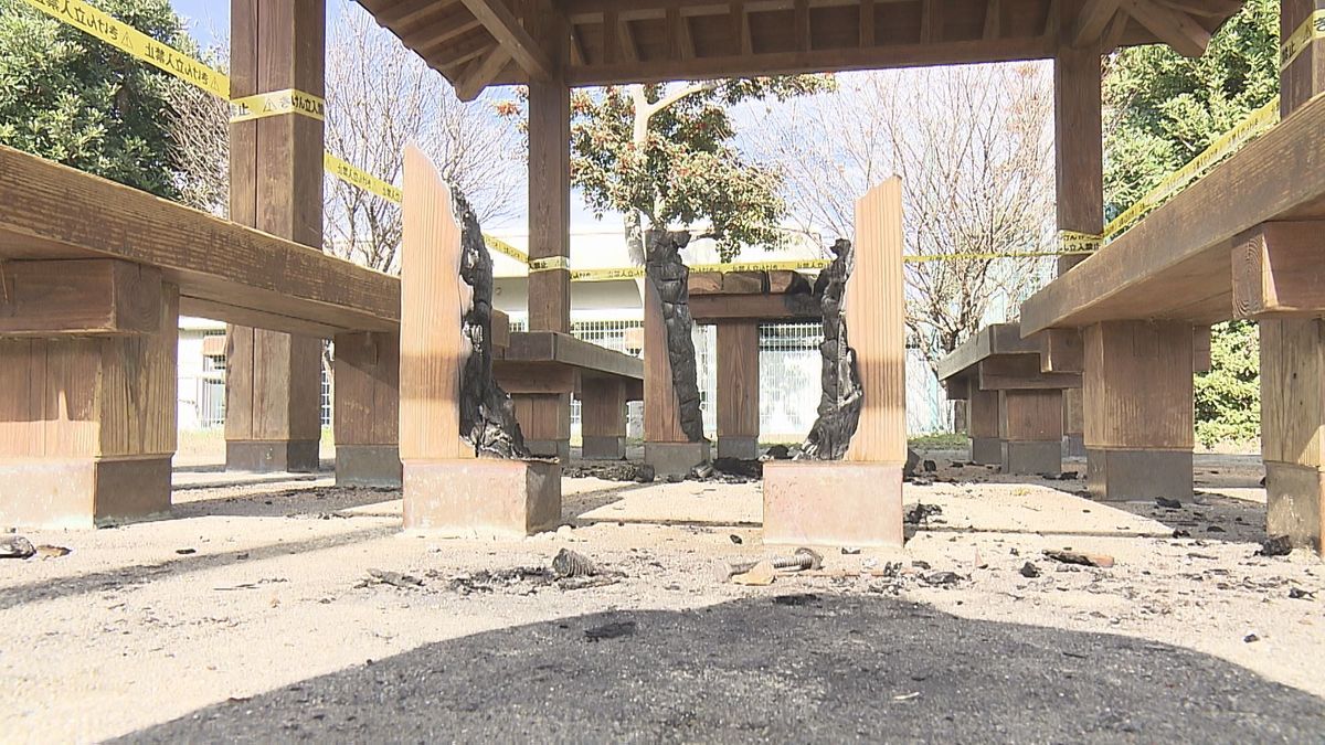 公園内で木製の机焼ける不審火　警察が松山市の男子中学生から事情聴く