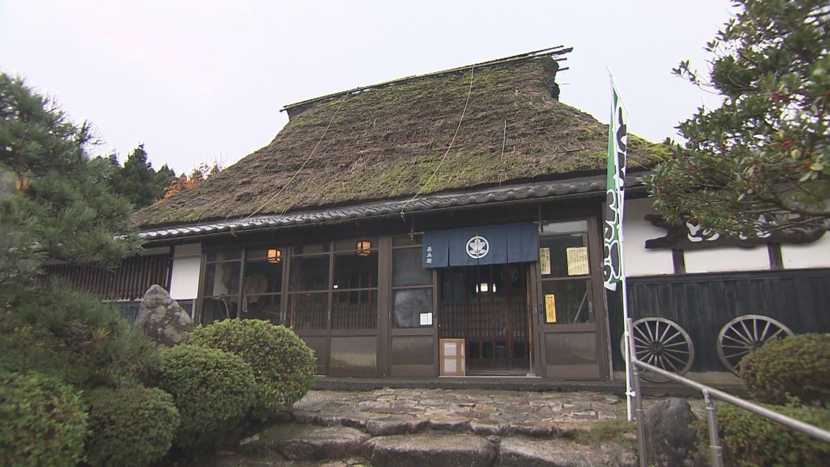 芭蕉ゆかりのそば店 60年の歴史に幕 常連客ら名物とろろそばに舌鼓 敦賀「民芸茶屋 孫兵衛」