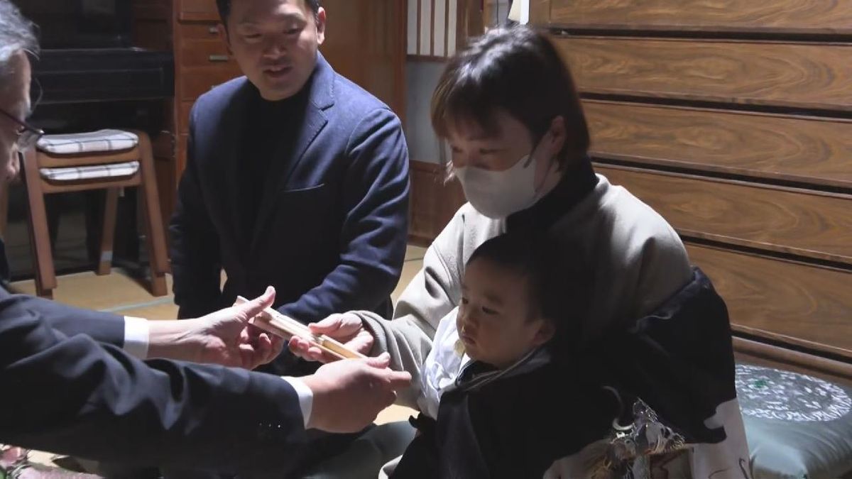 水難よけ願い杯交わす　「息子ノ酒」　　三重・紀北町