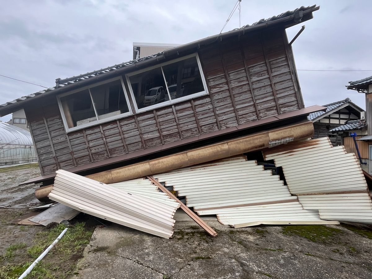 元日を襲った地震ドキュメント　新潟市では液状化とみられる道路の陥没や断水被害続く　《新潟》