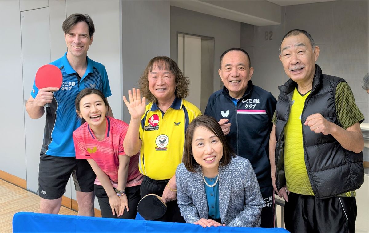 左から）パックンさん、福原愛さん、山田隆夫さん、タマス大澤卓子社長、三遊亭小遊三さん、でんでんさん