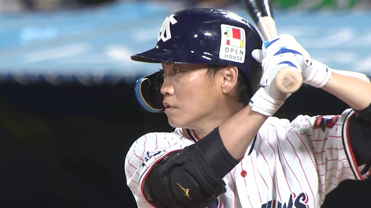 引退試合で2安打目を放ったヤクルト・青木宣親選手