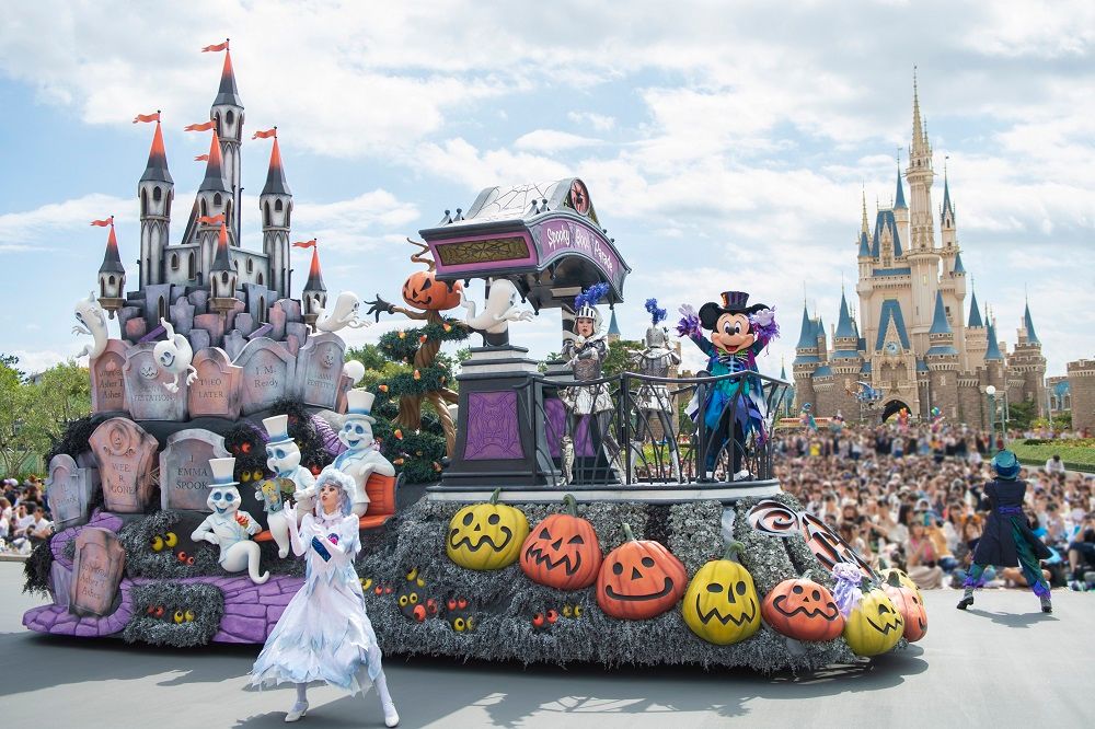 『スプーキー“Boo!”パレード』に登場するミッキーマウス (c)Disney
