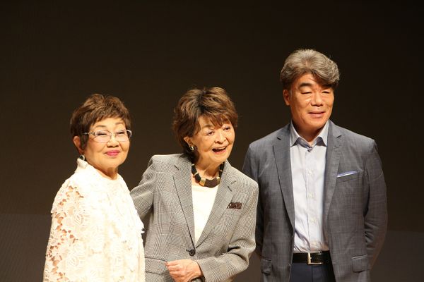 （左から）泉ピン子さん、内館牧子さん、村田雄浩さん