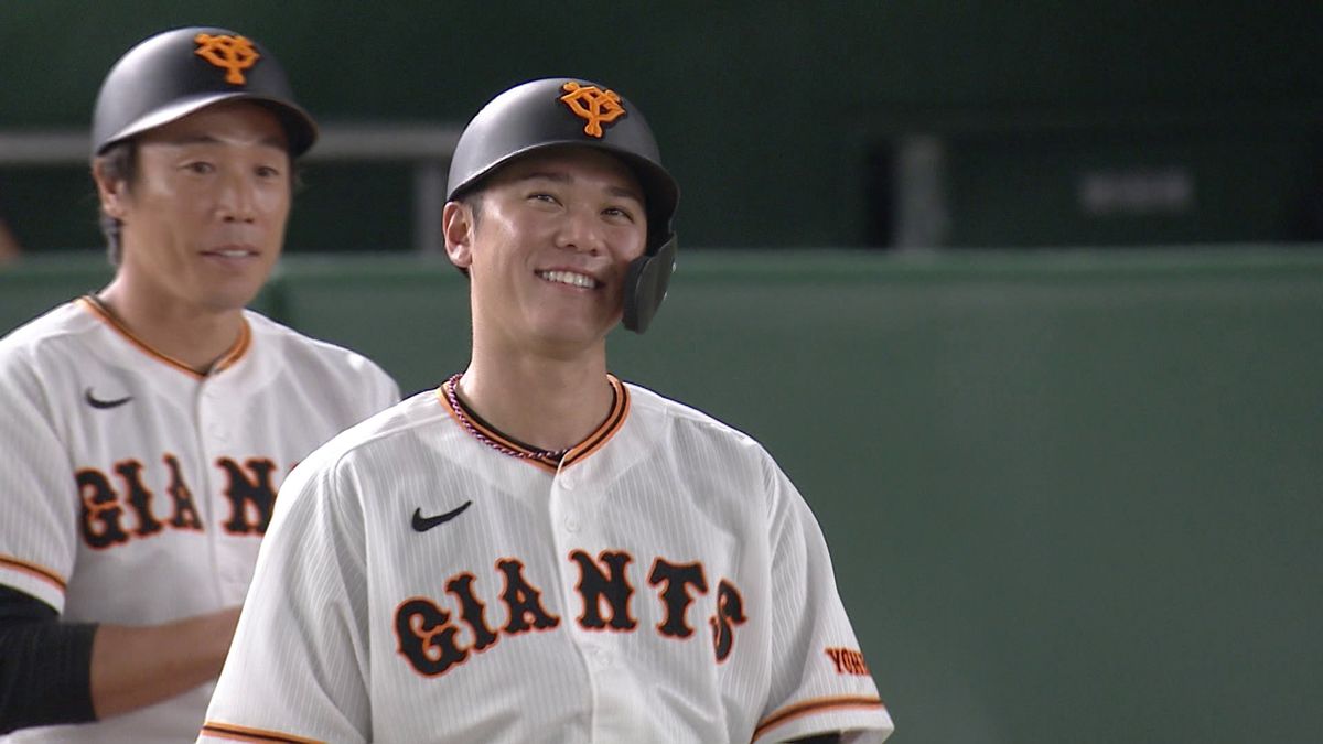 【23打席ぶり】途中出場の巨人・坂本勇人に待望のヒット　塁上では笑顔