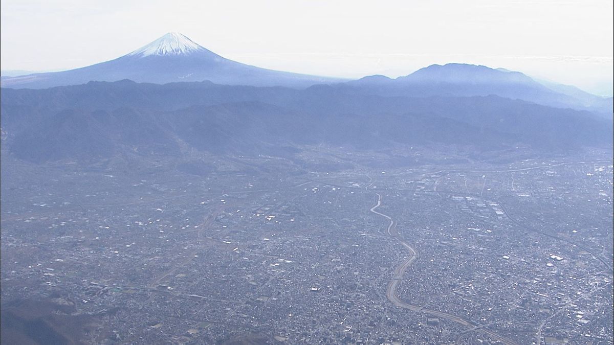 県内に宿泊した観光客 外国人は去年より8割近く増加 今年1～9月 山梨