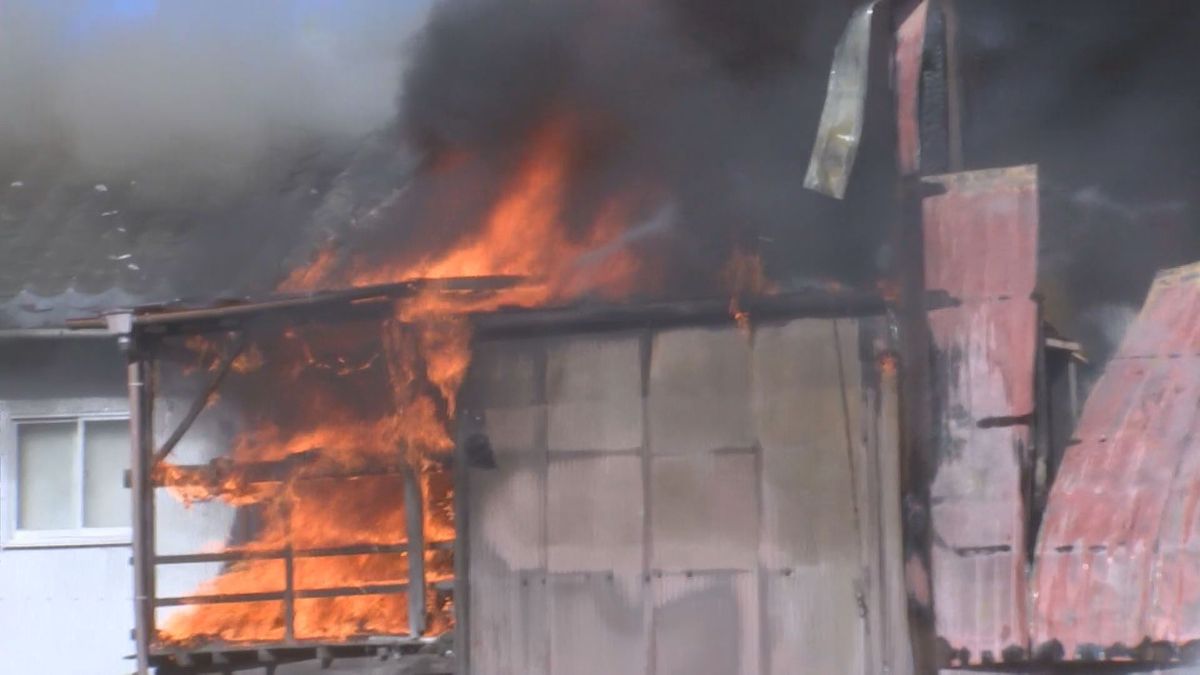 住宅で火事 少なくとも10棟に燃え広がる　大分県臼杵市