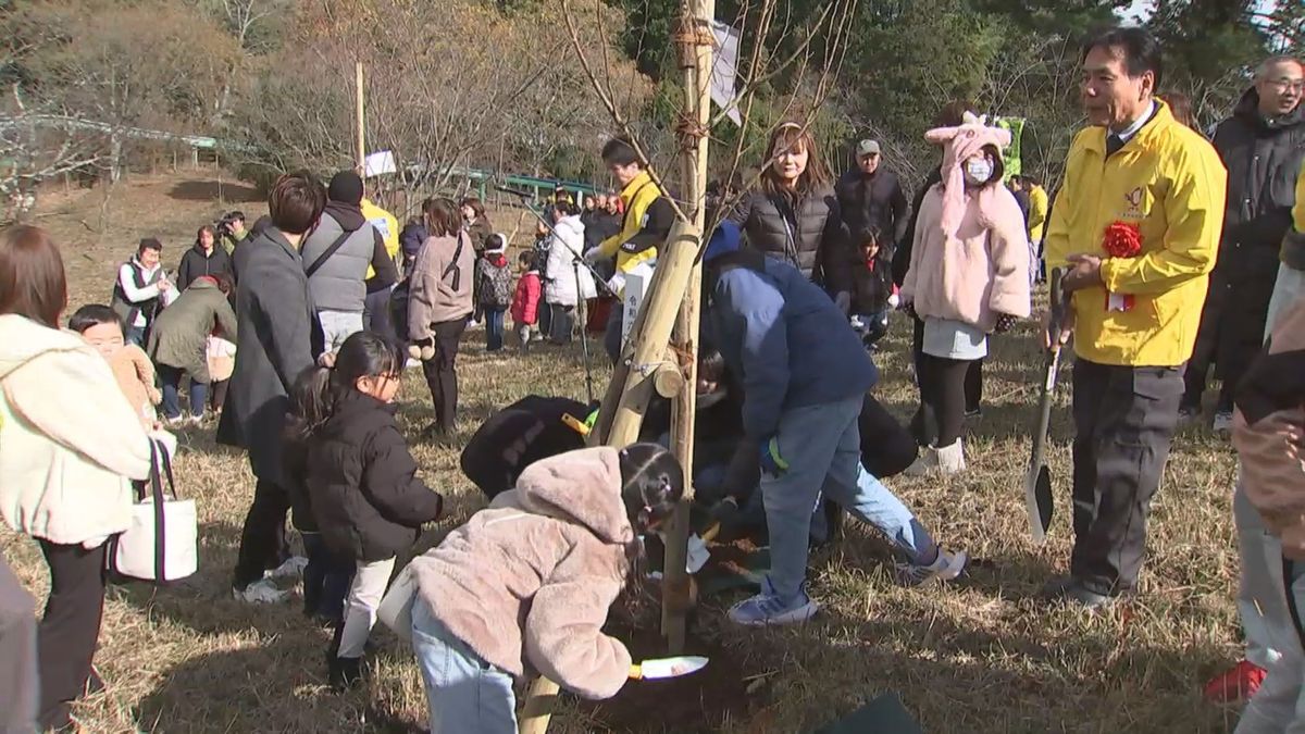 大分県トラック協会が植樹活動　二酸化炭素削減が目的　大分