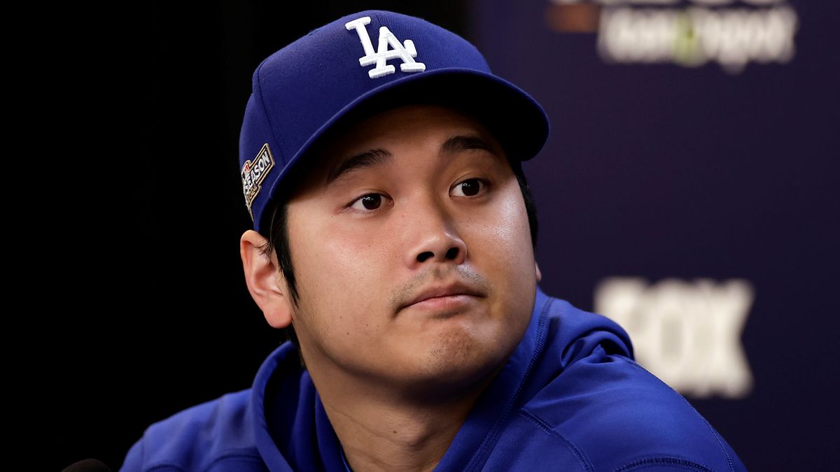 前日会見に登場したドジャースの大谷翔平選手(写真：AP/アフロ)