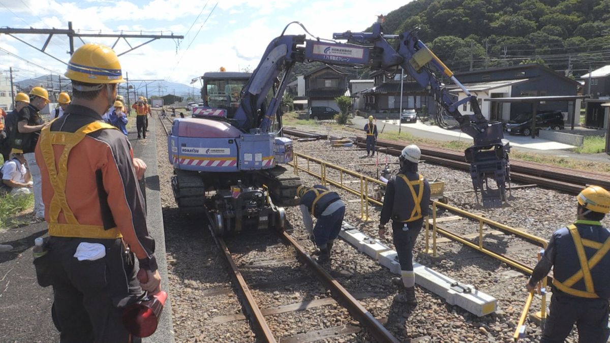 鉄道の保守工事を“昼間”に　労働環境改善で担い手確保へ　ロボットも積極的に投入　小浜線で現場見学会、JR西日本