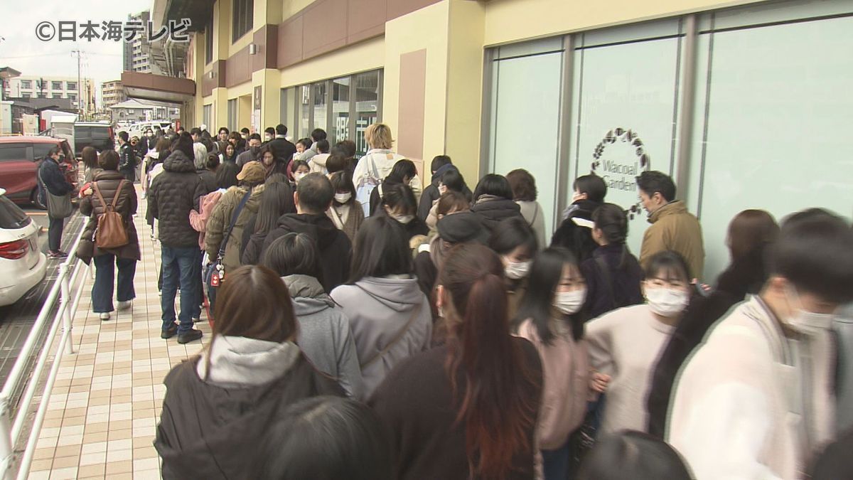 大盛況の期間限定ジャンプショップ　240人分の整理券は即終了　訪れたファンの中には鳥山明さんの死去を受けてドラゴンボールのグッズを求める人も　鳥取県鳥取市