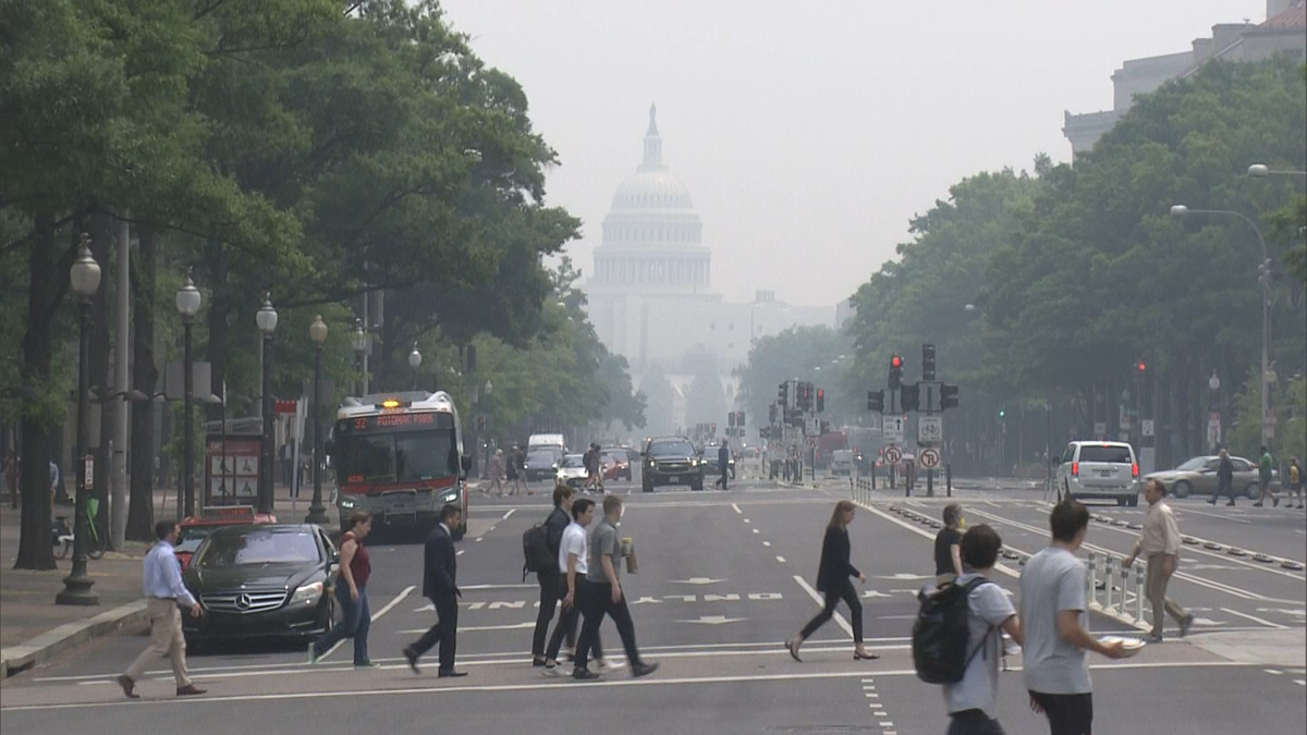 カナダの山火事で6月にはワシントンでも大気質が悪化　普段はくっきり見える連邦議会議事堂もかすみ…
