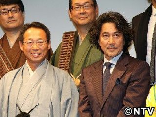 岡田前監督が応援団長に就任！役所広司も大喜び