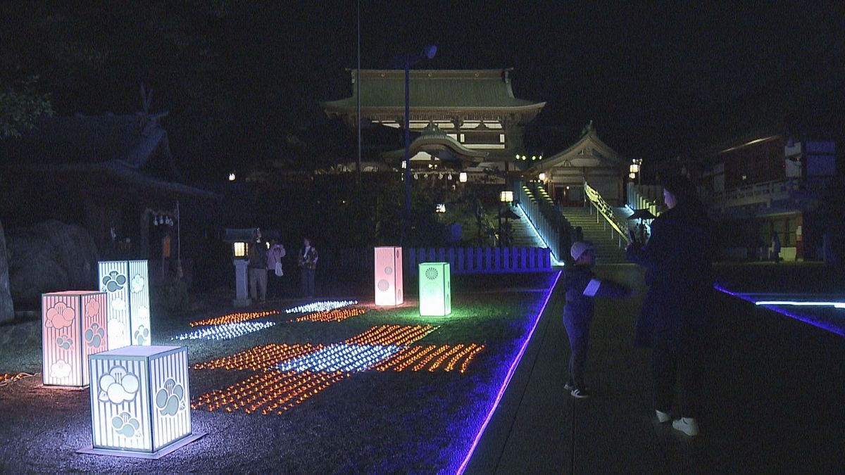 県内各地でライトアップ 椿神社は天皇陛下即位5周年記念 暗闇で光る御朱印も