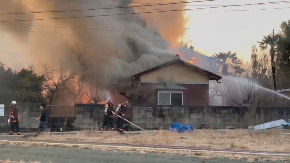 茨城・つくばみらい市で火事…焼け跡から1人の遺体　男性2人と連絡取れず