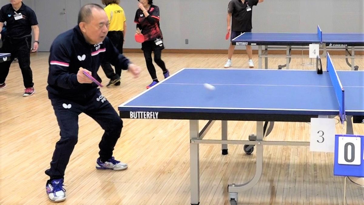 らくご卓球クラブの会長を務める小遊三さん