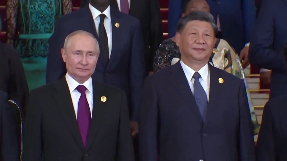 プーチン大統領が訪中…習主席と笑顔で握手　関係強化に“熱い視線”　 国境の町…中国とのビジネス拡大へ