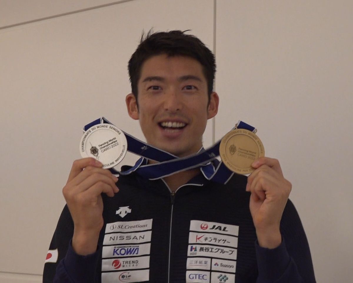 フェンシング世界選手権 銀メダルの見延和靖が帰国 「メダルが取れて率直にうれしい」